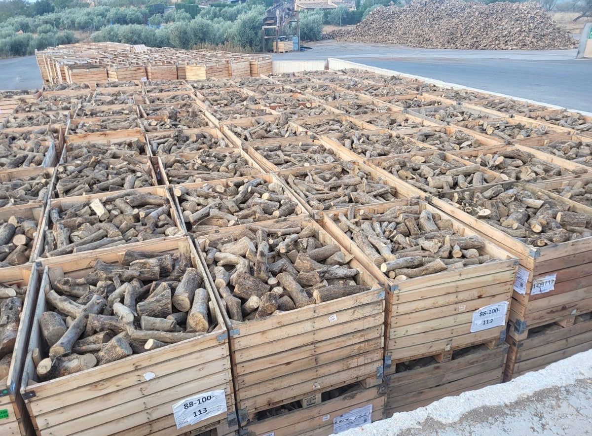 Oliventræsbrænde, 2 kasser (800 kg, stablet)